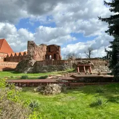 Zamek w Toruniu: Fascynująca historia i tajemnice, które musisz poznać