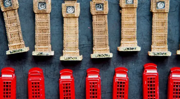 Pamiątki z Londynu co kupić: 10 wyjątkowych pomysłów na prezenty