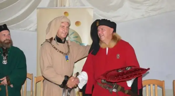 Kto jest właścicielem zamku w Gniewie? Zaskakująca historia i fakty