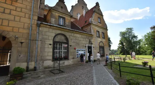 Zamek książęcy w Oleśnicy: historia, architektura i atrakcje turystyczne