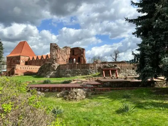 Zamek w Toruniu: Fascynująca historia i tajemnice, które musisz poznać